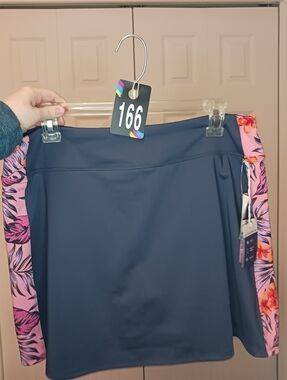 2/$20 - NWT Tommy Bahama Gray/Pink Skorts Size L